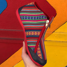 Cargar imagen en el visor de la galería, Aguayo Red | Botita con cremalleras - Flux Concept Store
