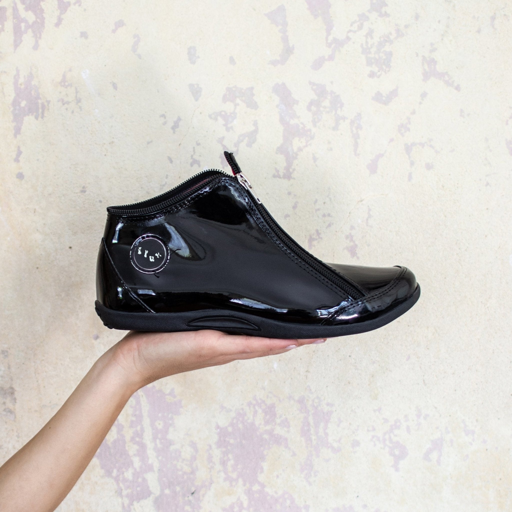 Black Charol | Botita con cremalleras - Flux Concept Store